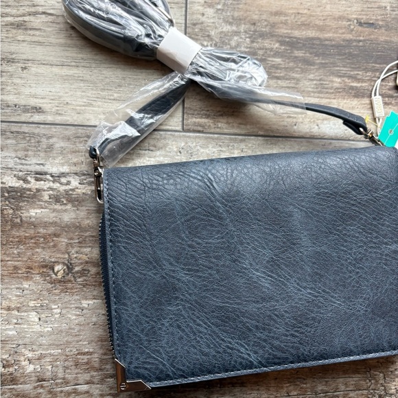 Urban Expressions Aleda Crossbody Wallet Clutch Navy • Vegan Leather • NWT - Picture 2 of 8